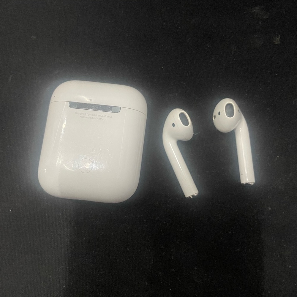 Wireless Earbuds with Charging Case - White
